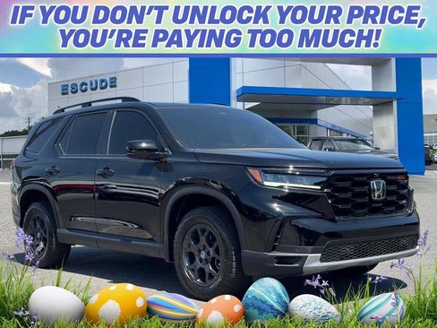 Used 2025 Honda Pilot TrailSport image 1
