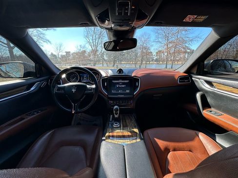Used 2018 Maserati Ghibli S image 15