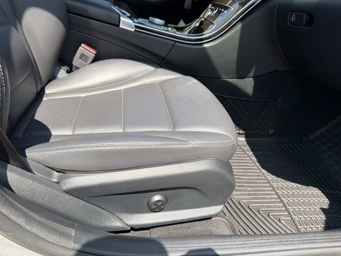 Used 2019 Mercedes-Benz C 300 Sedan image 12