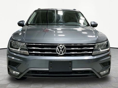 Used 2018 Volkswagen Tiguan SE AWD/4WD image 2
