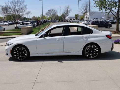 Used 2025 BMW 330i Sedan w/ M Sport Package image 6
