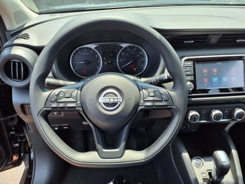 New 2025 Nissan Kicks Play S image 12