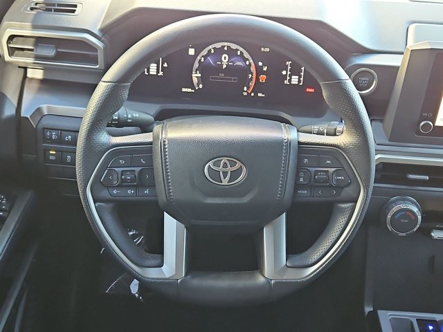 Used 2025 Toyota 4Runner SR5 AWD/4WD image 14