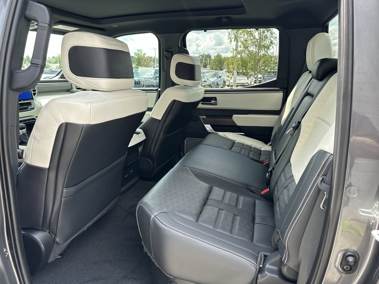 Used 2024 Toyota Tundra Capstone AWD/4WD image 21