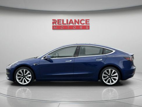 Used 2019 Tesla Model 3 Standard Range Plus image 3