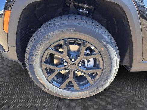 New 2025 Jeep Grand Cherokee Altitude image 23