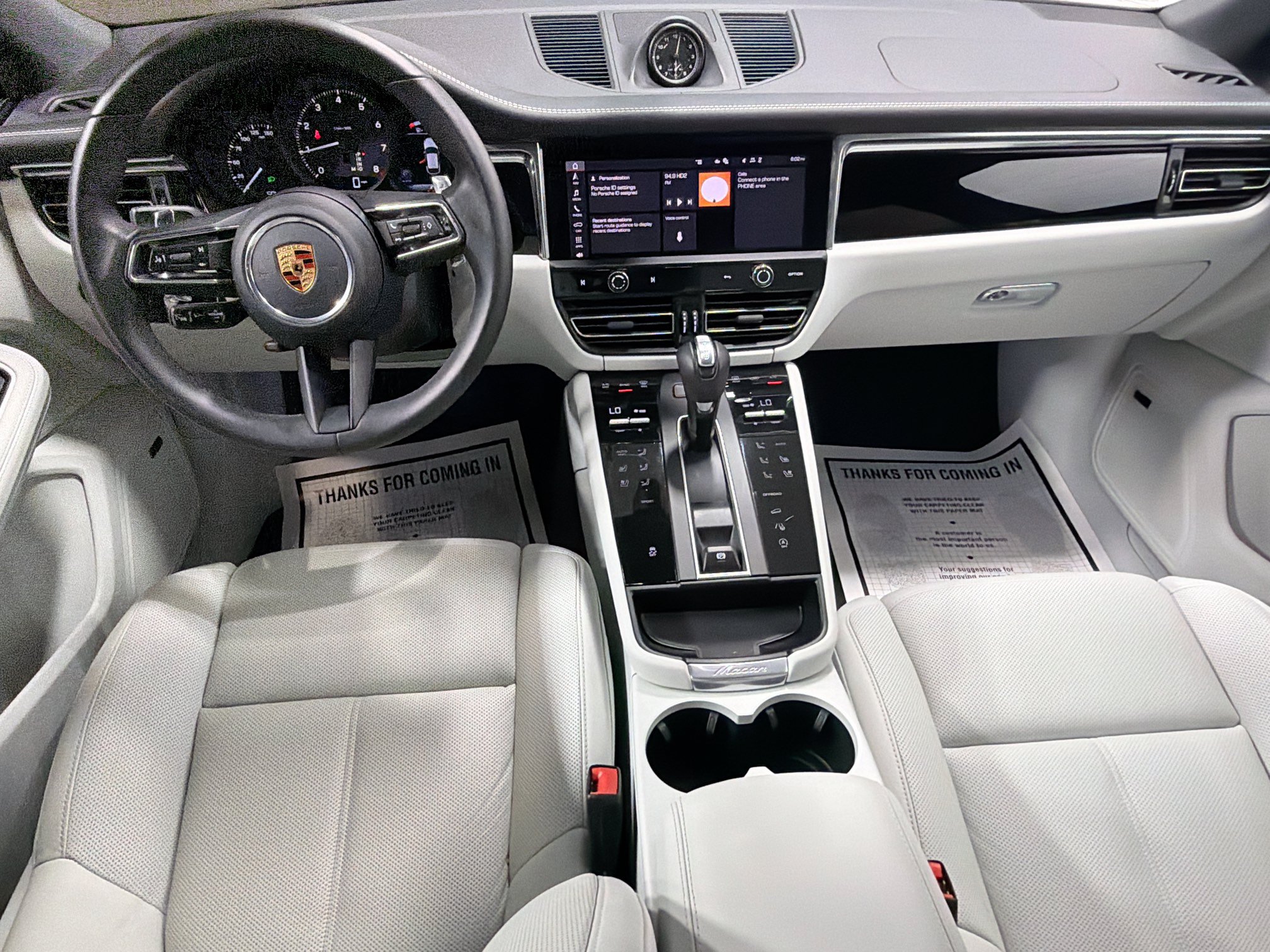 Certified 2026 Porsche Macan AWD/4WD image 16