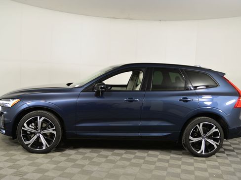 Used 2023 Volvo XC60 B5 Ultimate w/ Climate Package image 2