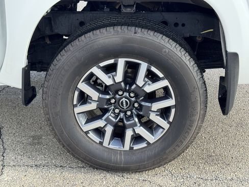 Used 2024 Nissan Frontier SL w/ Technology Package image 48