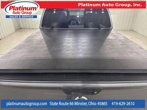 Used 2021 Nissan Titan SL w/ Moonroof Package image 35