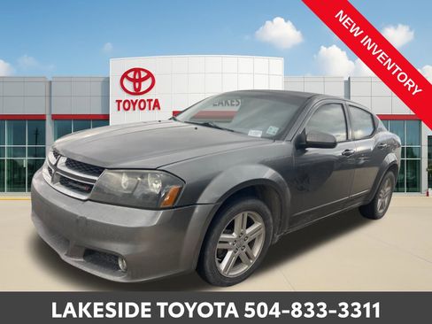Used 2013 Dodge Avenger SXT image 1