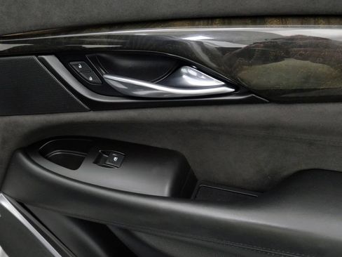 Used 2020 Cadillac Escalade Platinum AWD/4WD image 17