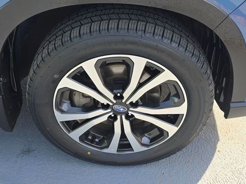 Used 2023 Subaru Forester Limited AWD/4WD image 9
