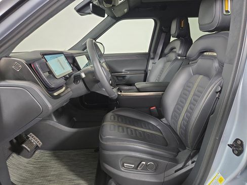 Used 2024 Rivian R1T Adventure image 20