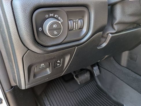 Used 2020 RAM 1500 Laramie AWD/4WD image 11