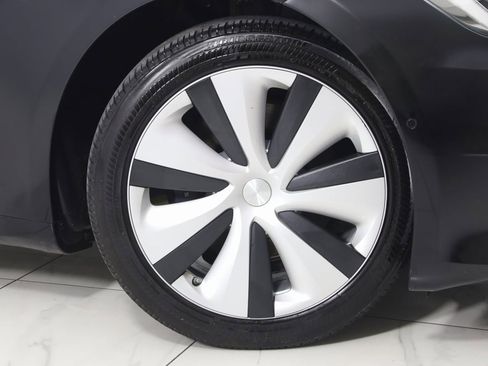 Used 2021 Tesla Model S Long Range Plus image 16