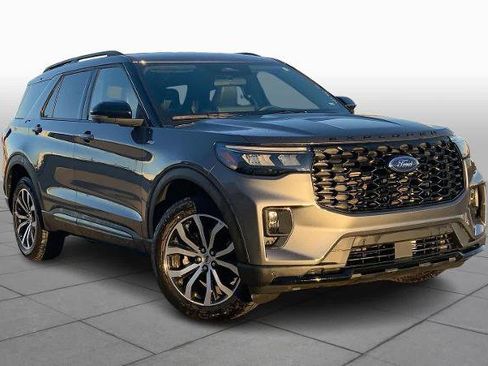 Certified 2025 Ford Explorer ST-Line image 3