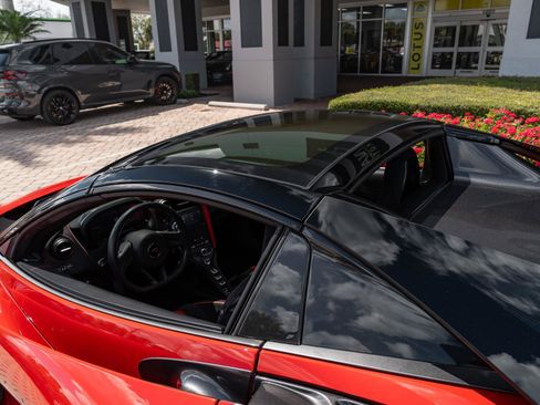 Used 2020 McLaren 720S Performance RWD image 36