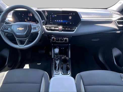 Used 2025 Chevrolet TrailBlazer LT AWD/4WD image 15
