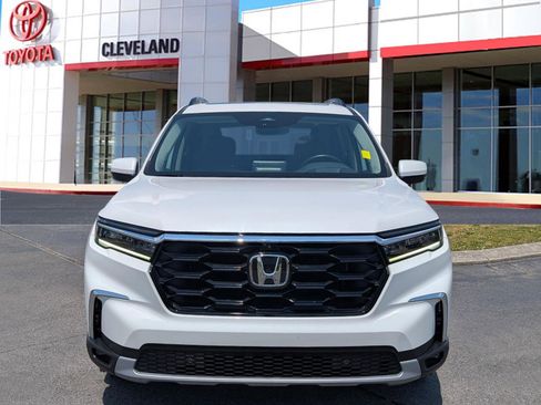 Used 2023 Honda Pilot Elite image 2