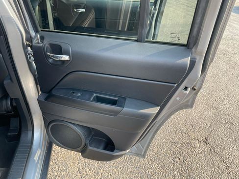 Used 2015 Jeep Patriot High Altitude AWD/4WD image 31