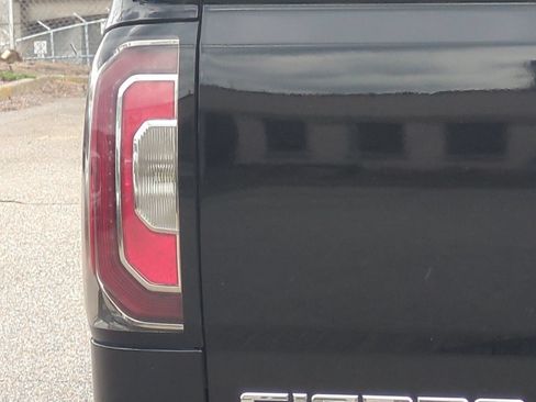 Used 2018 GMC Sierra 1500 Denali w/ Denali Ultimate Package AWD/4WD image 45