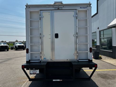 Used 2024 GMC Sierra 3500 Pro w/ Convenience Package image 8