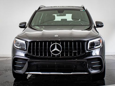 Certified 2022 Mercedes-Benz GLB 35 AMG 4MATIC image 2