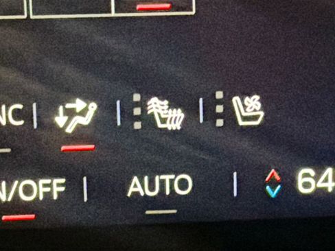 Used 2025 GMC Acadia Denali w/ Super Cruise Package FWD image 22