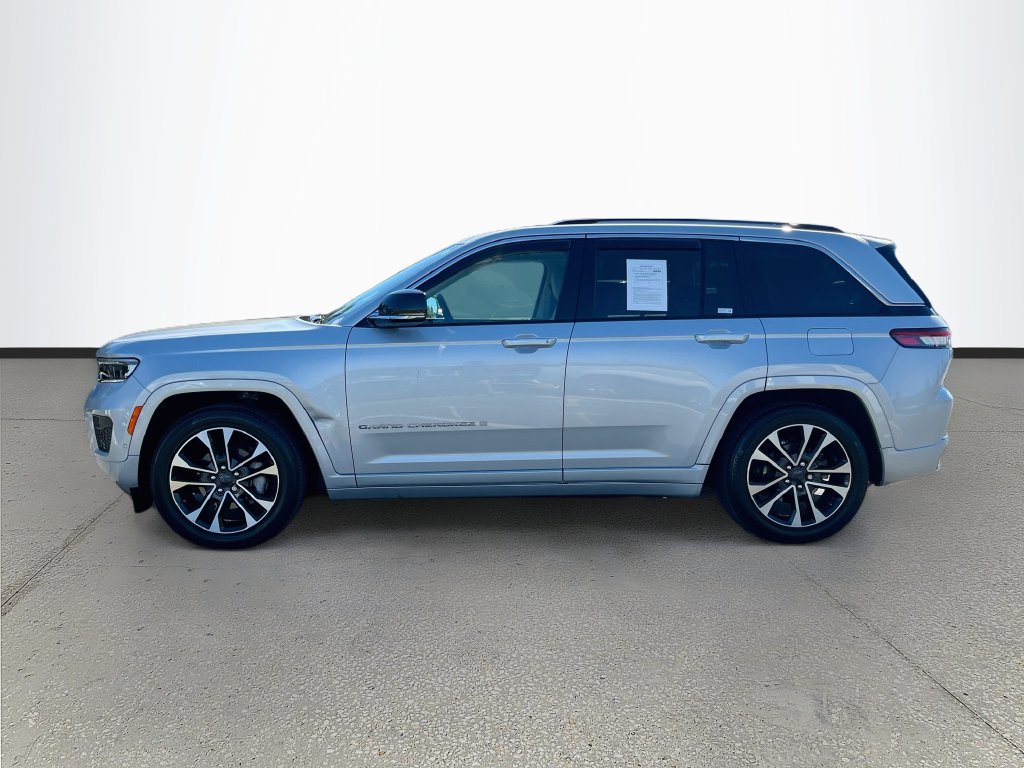 Used 2022 Jeep Grand Cherokee Overland AWD/4WD image 4