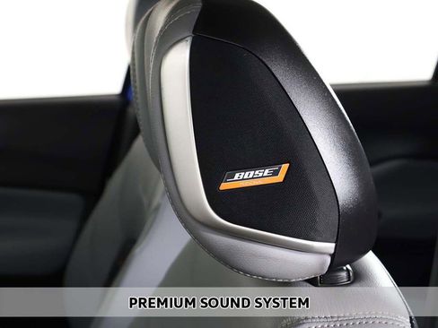 Used 2023 Nissan Kicks SR w/ SR Premium Package FWD image 3