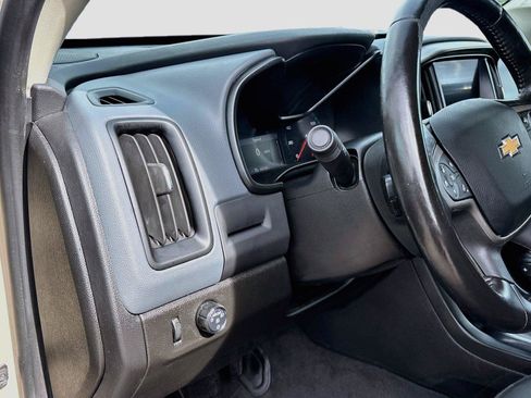 Used 2021 Chevrolet Colorado Z71 w/ Safety Package RWD image 10