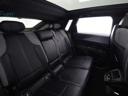Used 2024 Cadillac Lyriq Tech RWD image 5