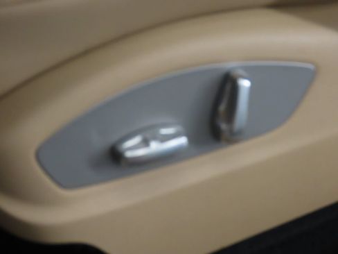 Certified 2026 Porsche Macan AWD/4WD image 41