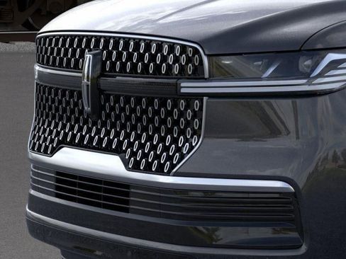New 2026 Lincoln Navigator L Reserve AWD/4WD image 17