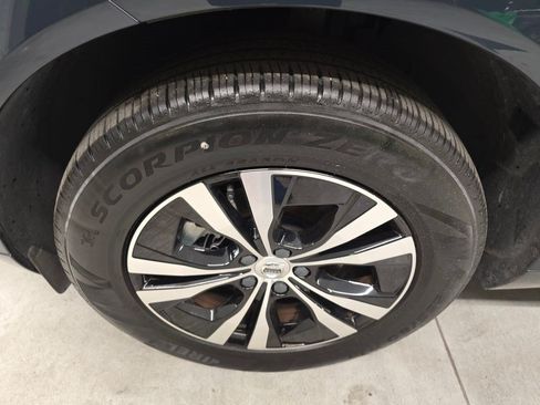 Used 2023 Volvo XC60 B5 Core AWD/4WD image 9