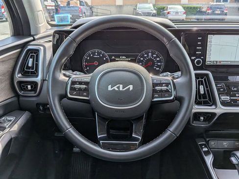 Used 2022 Kia Sorento S w/ Panoramic Sunroof Package AWD/4WD image 14
