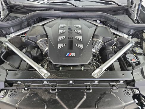 Used 2025 BMW X7 M60i w/ Executive Package image 32