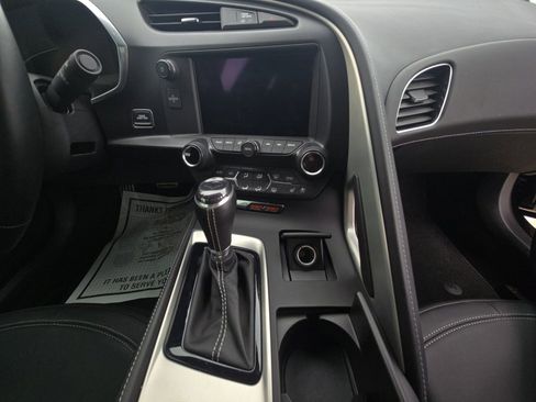 Used 2015 Chevrolet Corvette Z06 w/ 3LZ Preferred Equipment Group image 11