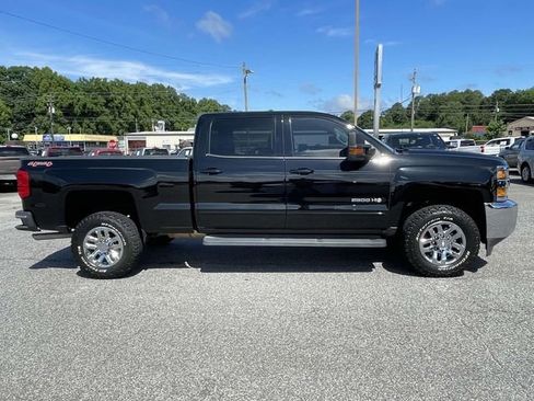Used 2015 Chevrolet Silverado 2500 LT AWD/4WD image 2