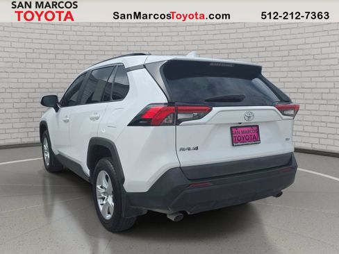 Used 2021 Toyota RAV4 XLE w/ Convenience Package FWD image 8