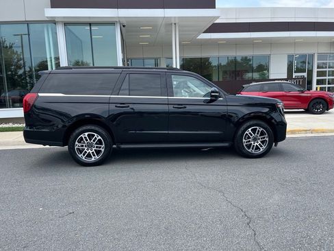 Used 2025 Ford Expedition Max Active AWD/4WD image 9