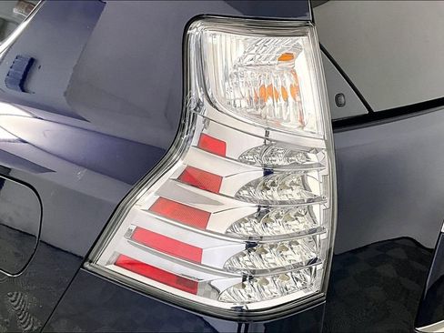 Used 2022 Lexus GX 460 image 29