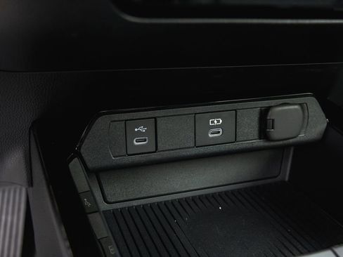 Used 2026 Toyota Prius Plug-In Hybrid image 20