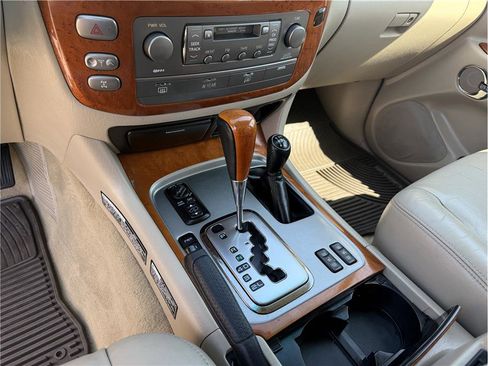 Used 2006 Lexus LX 470 4WD image 29