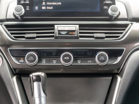 Used 2018 Honda Accord Sport image 30
