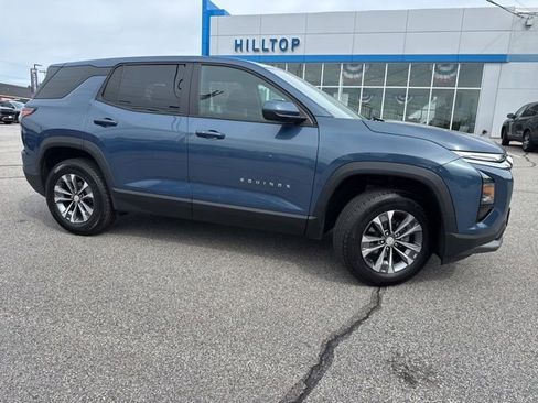 Used 2025 Chevrolet Equinox LT AWD/4WD image 3