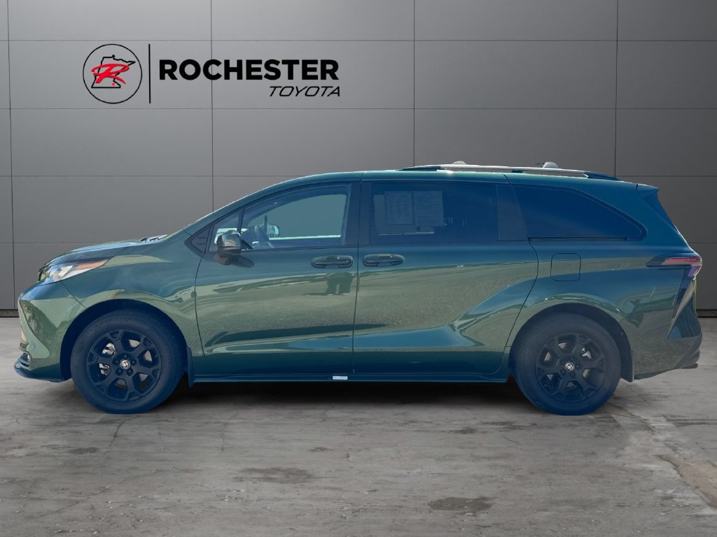Certified 2025 Toyota Sienna XLE Woodland Edition AWD/4WD image 2