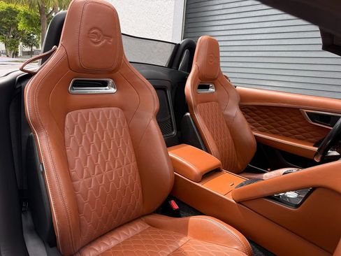 Used 2019 Jaguar F-TYPE SVR AWD/4WD image 11