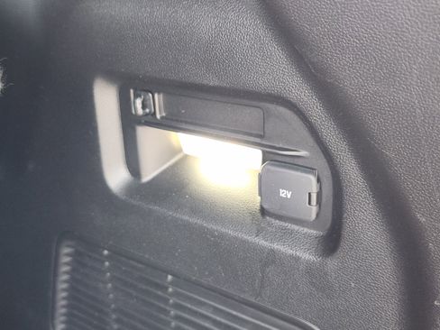 Used 2021 Ford Explorer XLT w/ Equipment Group 202A image 39